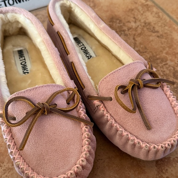 Minnetonka Pink Cally Suede Moccasins - Picture 9 of 13